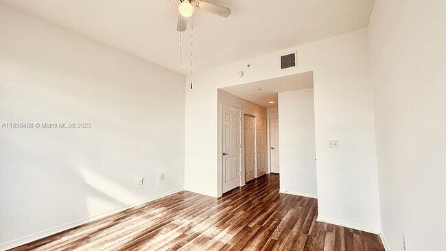 Building Photo - 1200 Town Center Dr