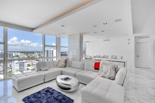 Building Photo - 6801 Collins Ave