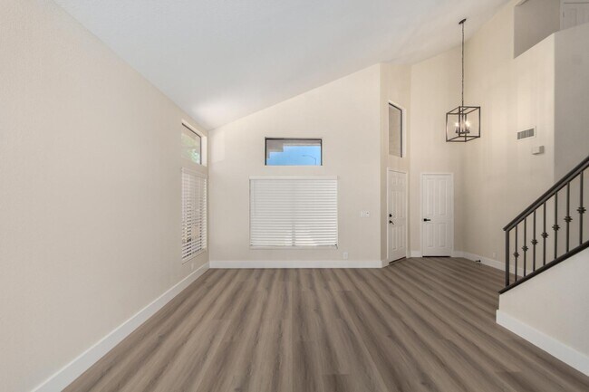 Building Photo - 1630 S Lemon