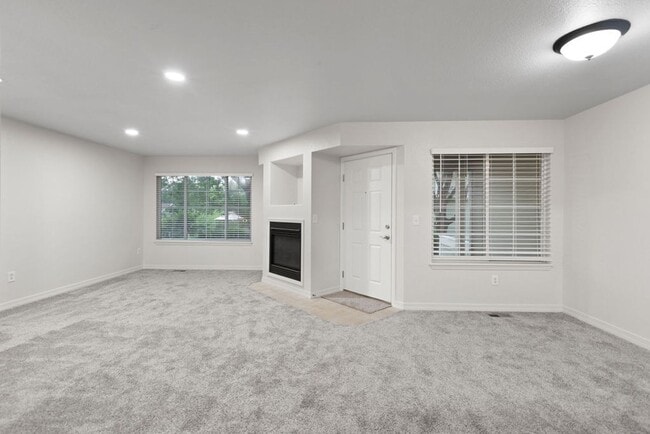 Building Photo - Spacious 2 Bedroom, 2.5 Bath Townhome in Desirable South Fort Collins