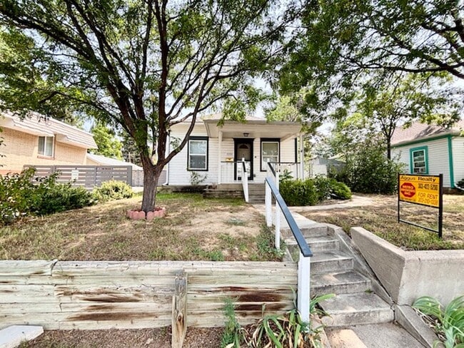Building Photo - FREE RENT UNTIL OCTOBER 15TH