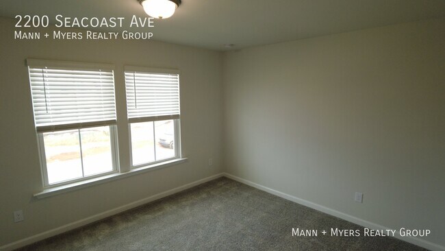 Building Photo - 2200 Seacoast Ave