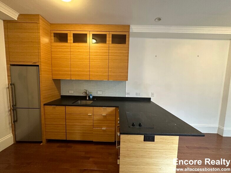 Building Photo - 98 Myrtle St