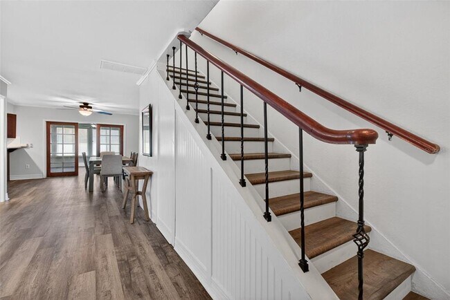 Building Photo - 6660 Cape Hatteras Way NE