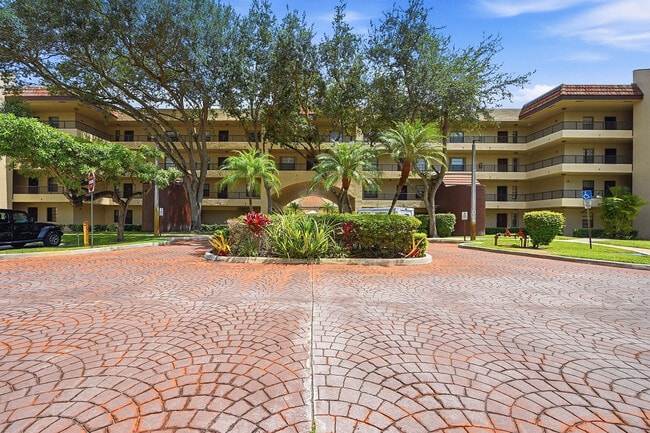 Building Photo - 10401 W Broward Blvd