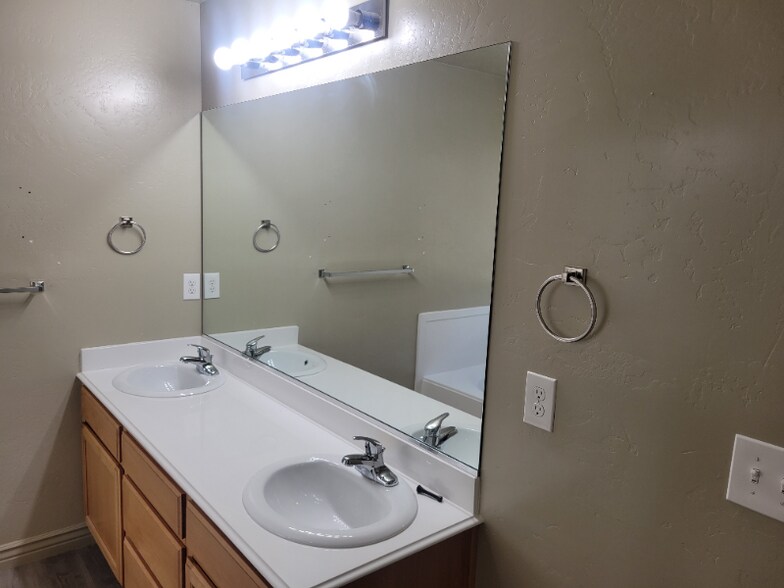 Building Photo - 8200 6900 W