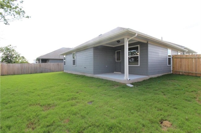 Building Photo - 307 Silver Glen Dr