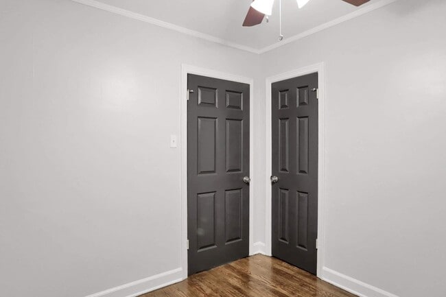 Building Photo - Sherwood Forest Living / 810 sqft / Monitored Alarm