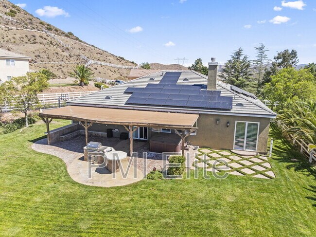 Building Photo - 34677 Desert Rd