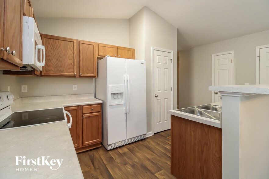 Building Photo - 794 Bitting Hall Cir