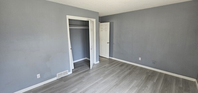 Building Photo - 537 S Lulu St