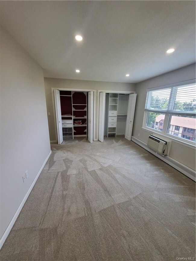 Building Photo - 972 Sierra Vista Ln
