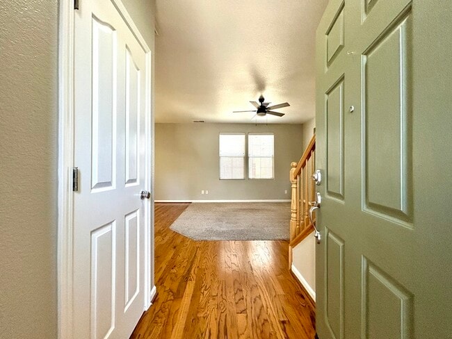 Building Photo - Beautiful 3 Bedroom Located in Roseville S...