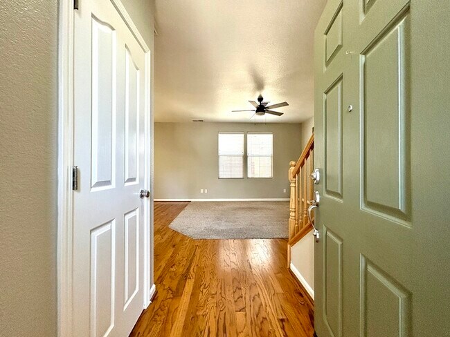 Building Photo - Beautiful 3 Bedroom Located in Roseville Strada Community!
