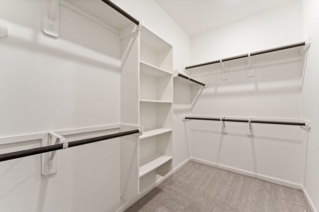 Building Photo - 15520 Maple