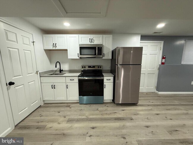 Building Photo - 8514 Dangerfield Rd