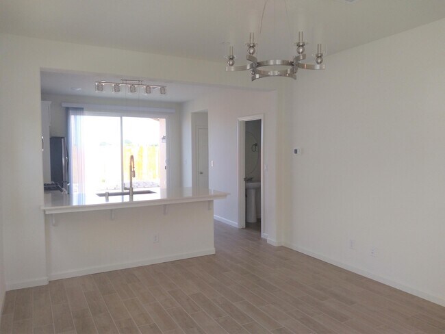 Building Photo - 6460 E Malbec Dr