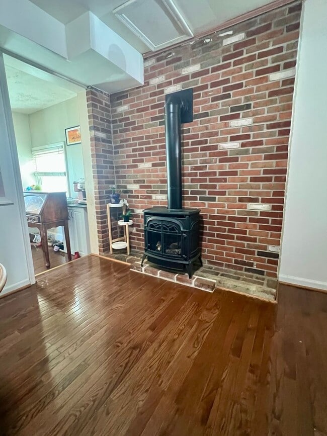 Building Photo - Stunning 2-Bedroom Townhome in West Cheste...