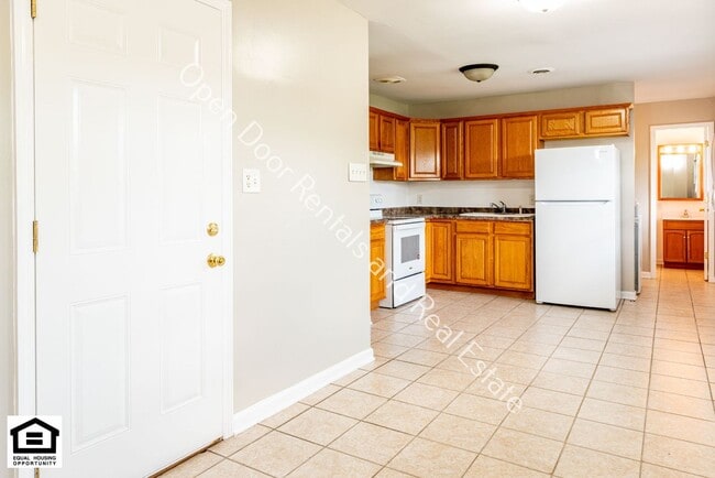 Building Photo - 3 bed 1 bath home on North Side of Fort Wayne
