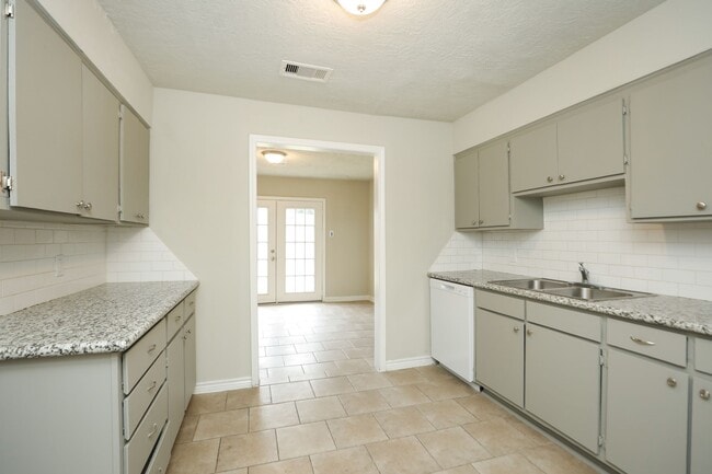 Building Photo - 718 Champs St