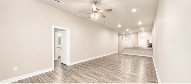 Building Photo - Available JUNE 15TH: Desirable