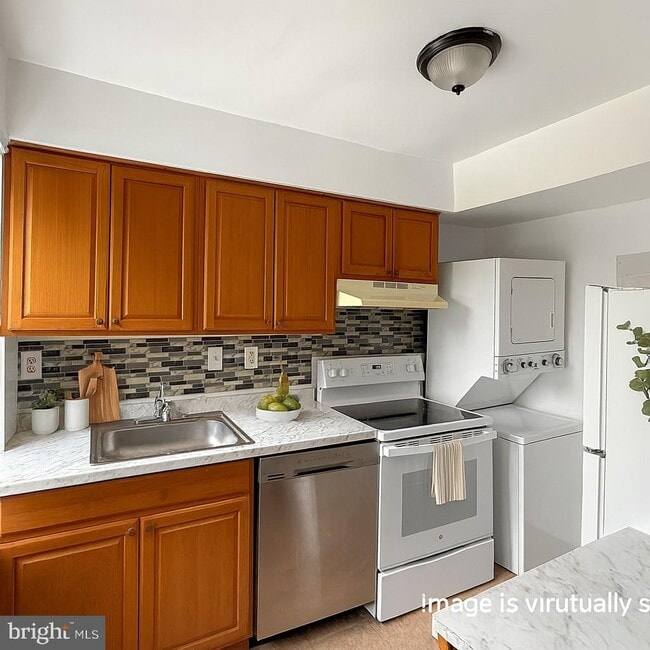 Building Photo - 2103 Fort Davis St SE