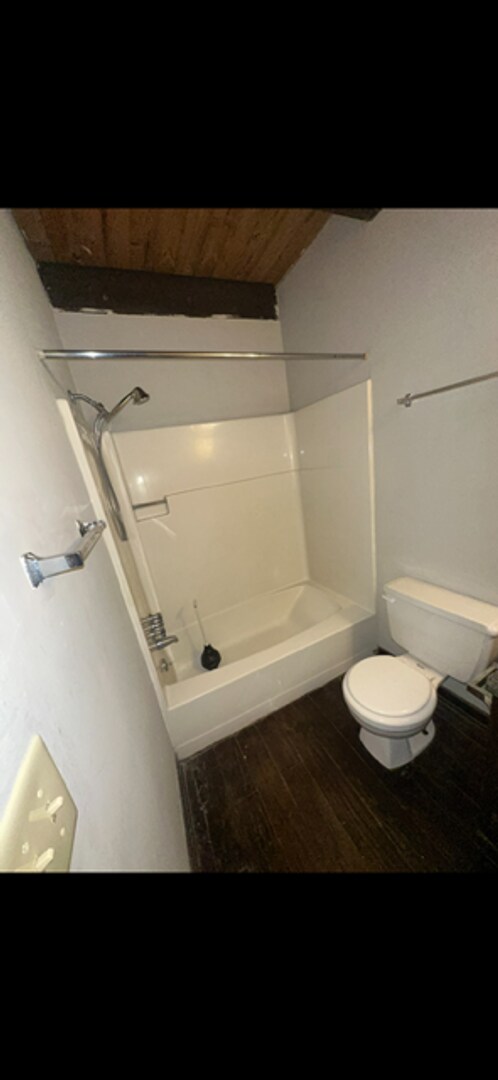 Building Photo - 400 Lindsay Rd