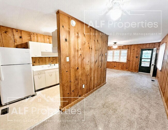 Building Photo - 2435 Westover Dr