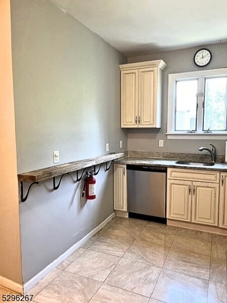 Building Photo - 200 Roseland Ave