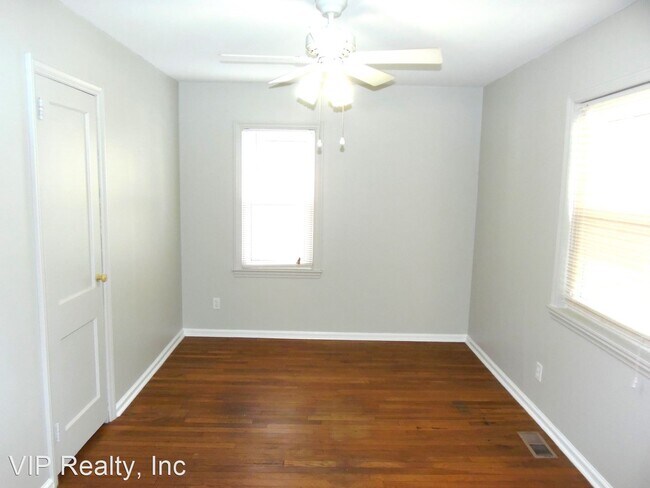 Building Photo - 3 br, 1 bath House - 1011 Mohican Ave.