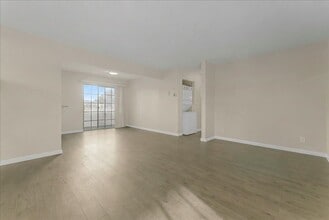Building Photo - 350 Tile Ave