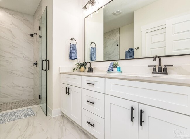 Building Photo - 520 N De Villiers St