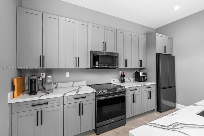 Building Photo - 808 NW 5th Terrace