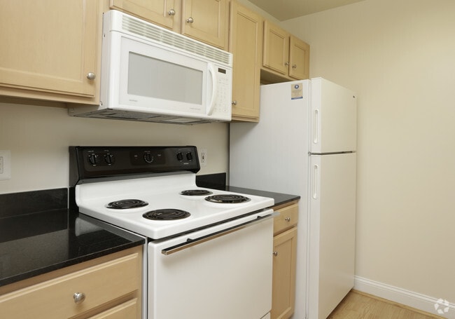 1BR, 1BA - 636 SF - Standard