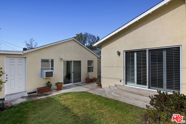 Building Photo - 13958 Peach Grove St