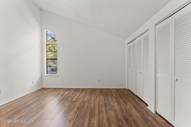 Building Photo - 1601 Challenger Ct W