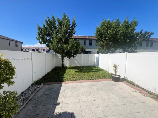 Building Photo - 11080 W 32nd Ln