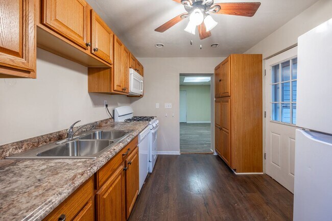 Building Photo - Comfort Meets Style: 3-Bedroom Home with Spacious Backyard in Pittsburgh