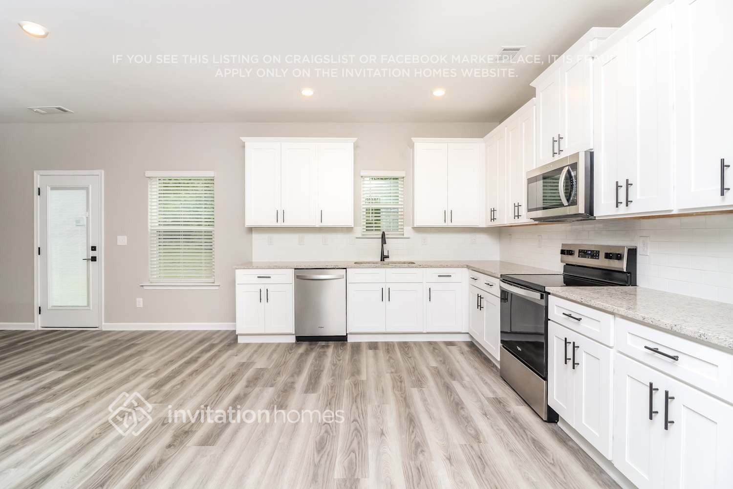 Building Photo - 3080 Azteca Wy