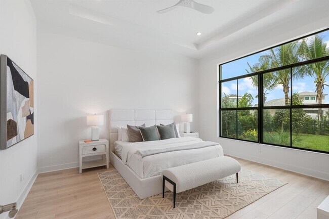 Building Photo - 13621 Le Christine Dr