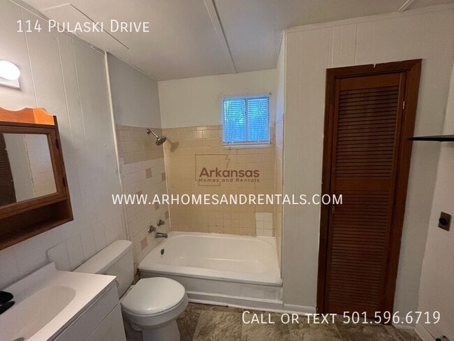 Building Photo - 114 Pulaski Dr