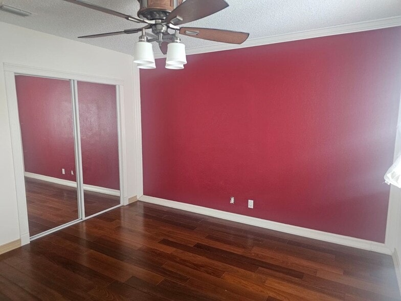 Building Photo - 649 W Oakland Park Blvd