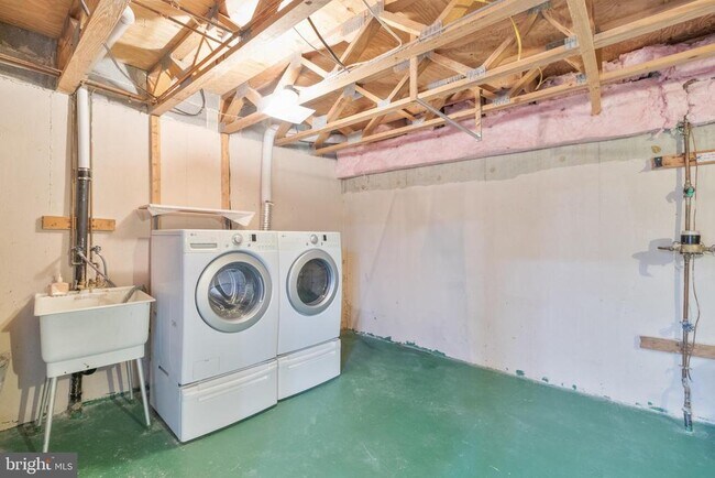 Building Photo - 8748 Ridge Hollow Ct