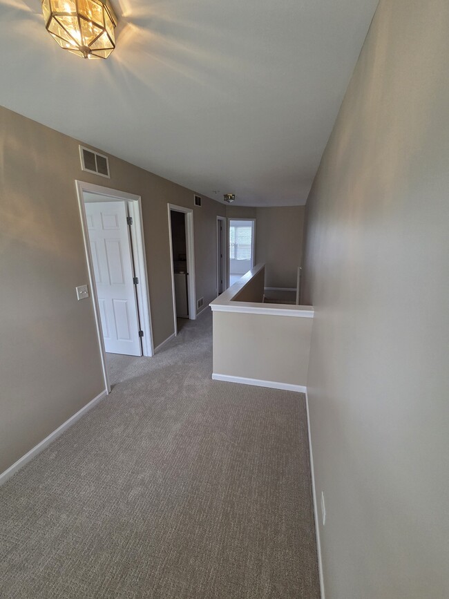 Building Photo - 2206 Flagstone Ln