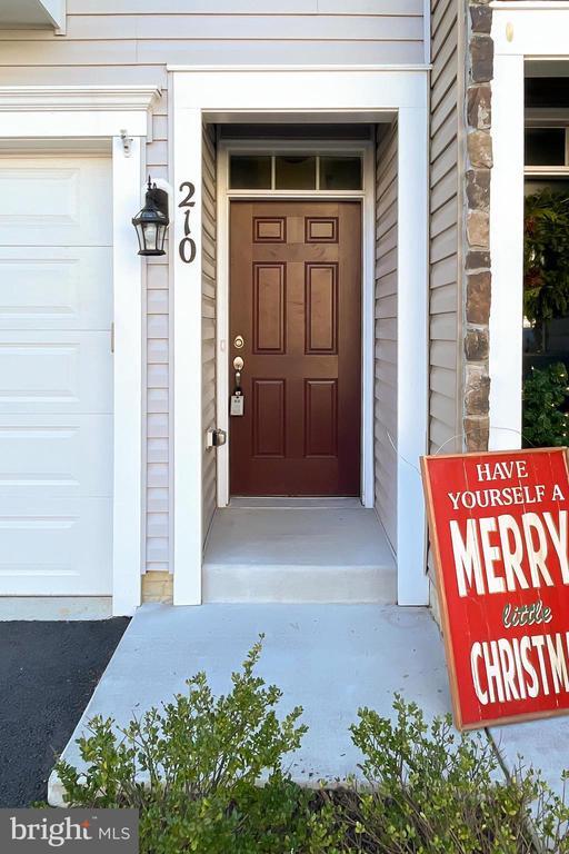 Building Photo - 210 Apsley Terrace