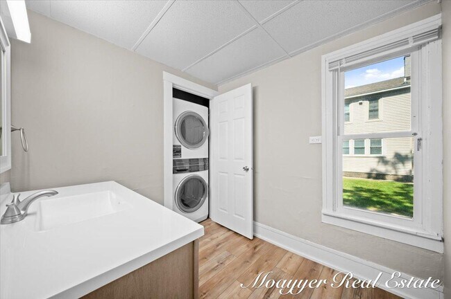 Building Photo - 1108 Muskegon Ave NW