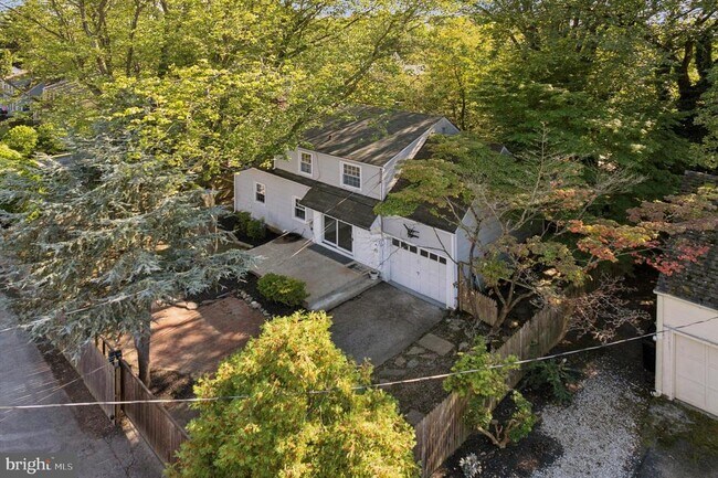 Building Photo - 433 Haverford Rd