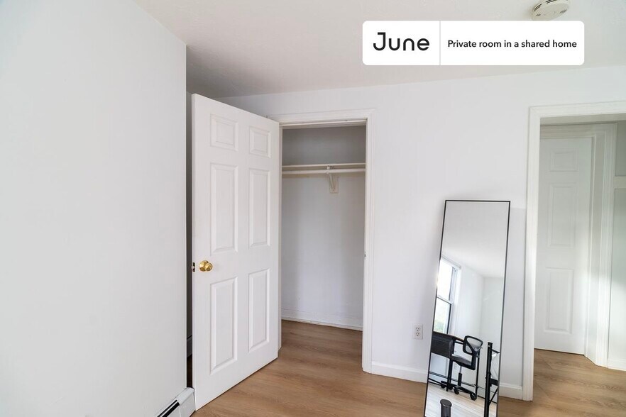 Building Photo - Room in Shared 4 bed/4 bath home