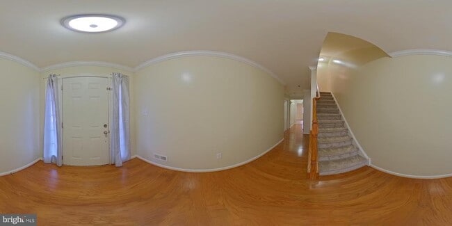 Building Photo - 536 Van Dyke Cir