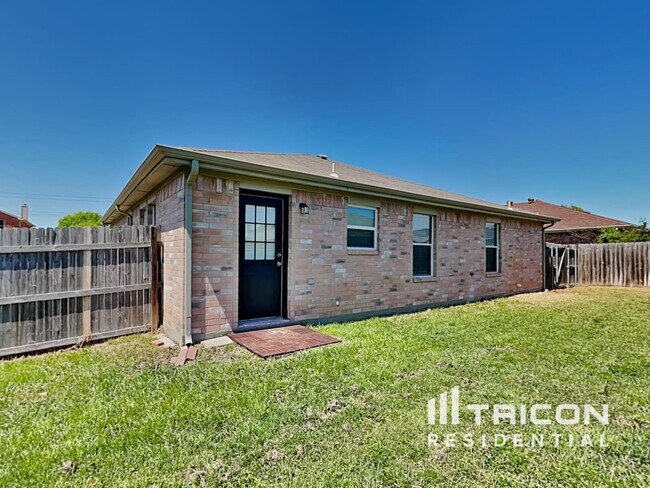 Building Photo - 6621 Swainson Trail